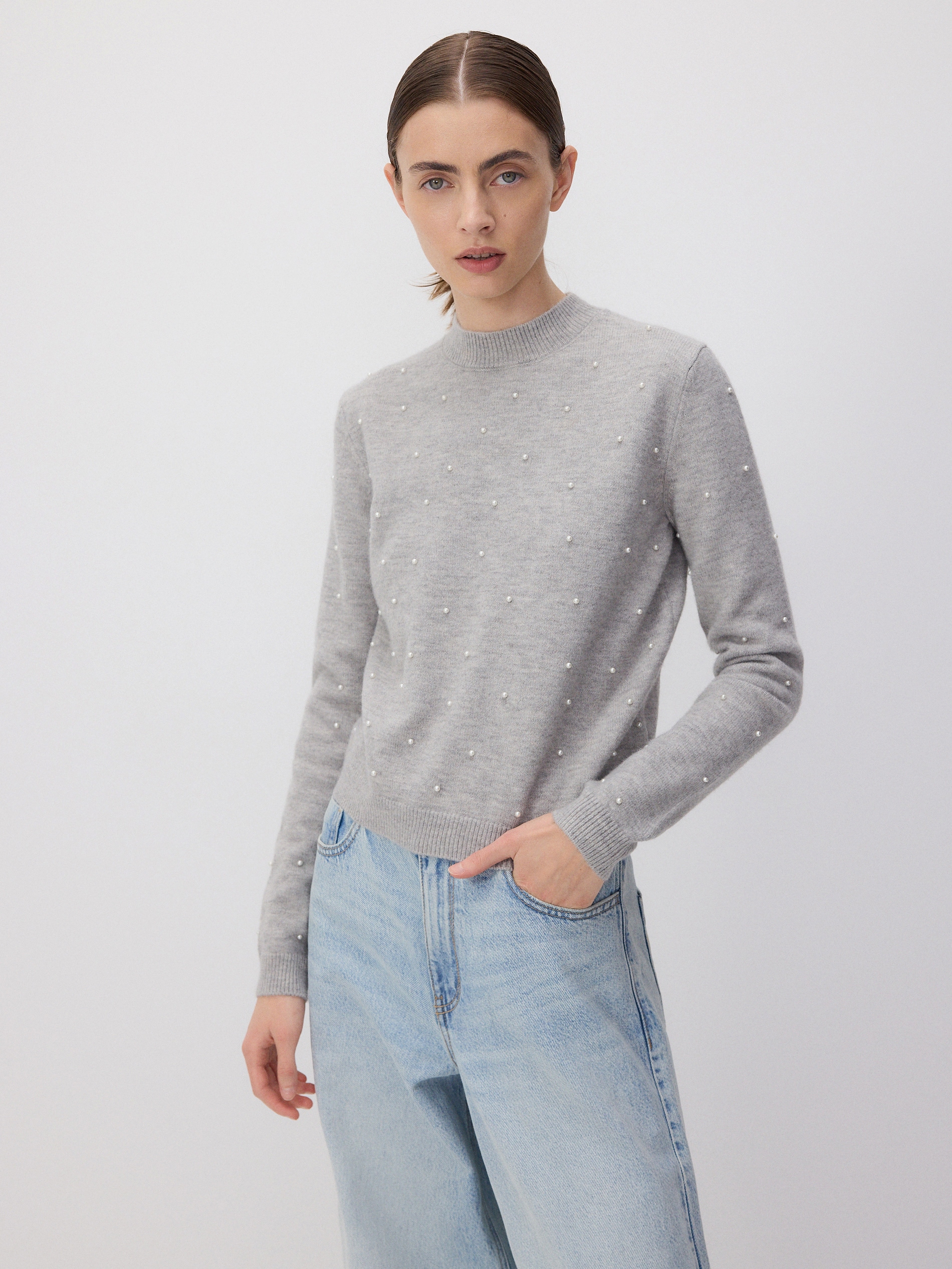 Reserved - Jersey adornado con perlas - gris claro