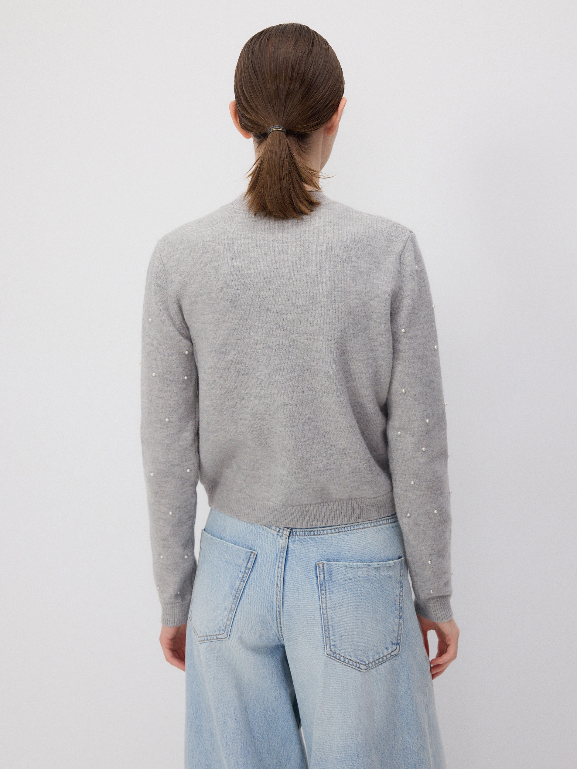 Reserved - Jersey adornado con perlas - gris claro