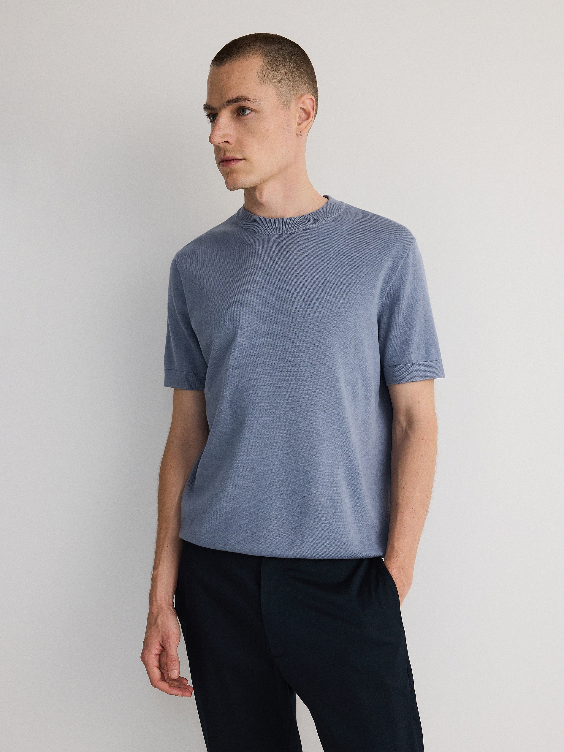 Reserved - Spodnie chino leisure fit - granatowy