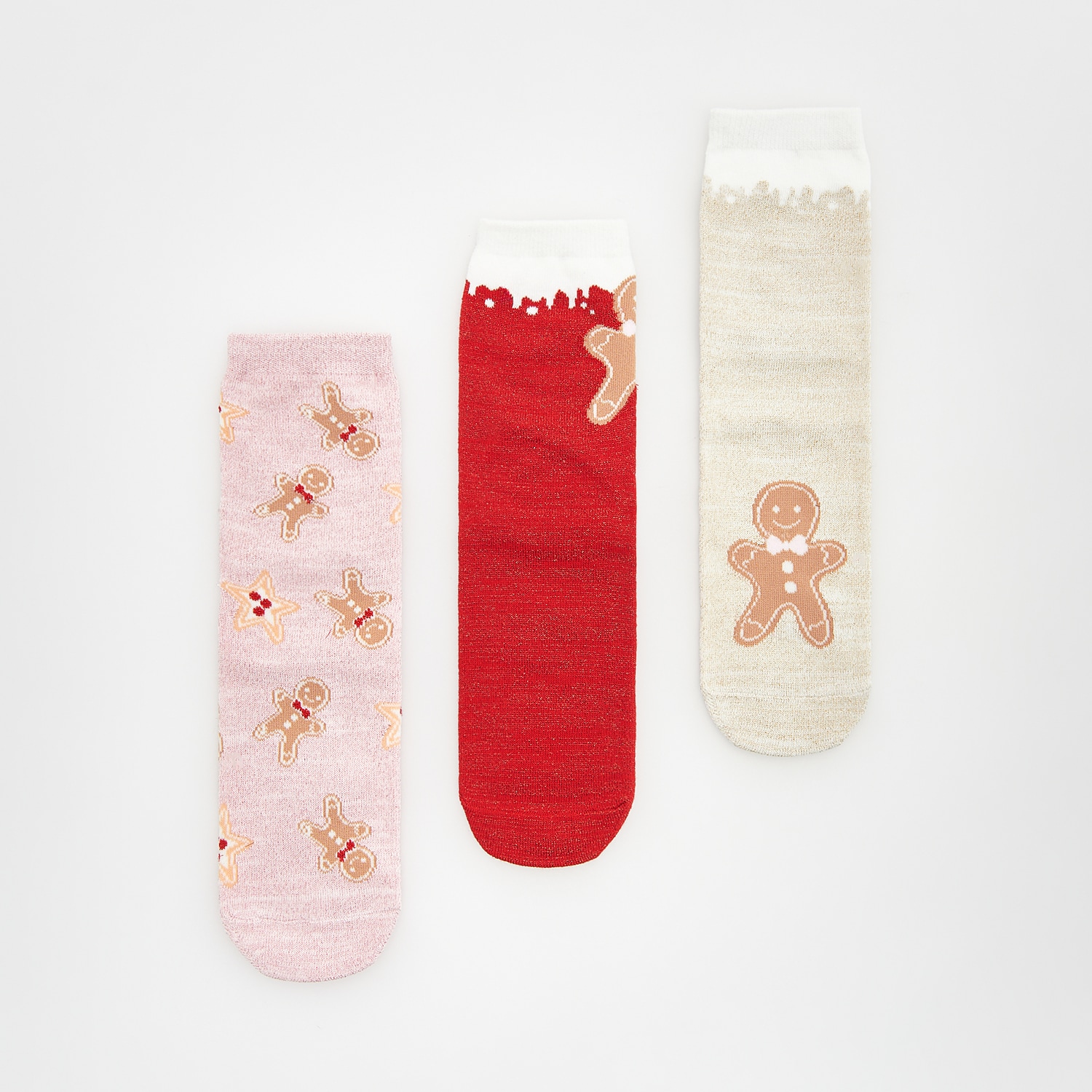 E-shop Reserved - Súprava 3 párov vianočných ponožiek s vystúpenými detailmi - Červená