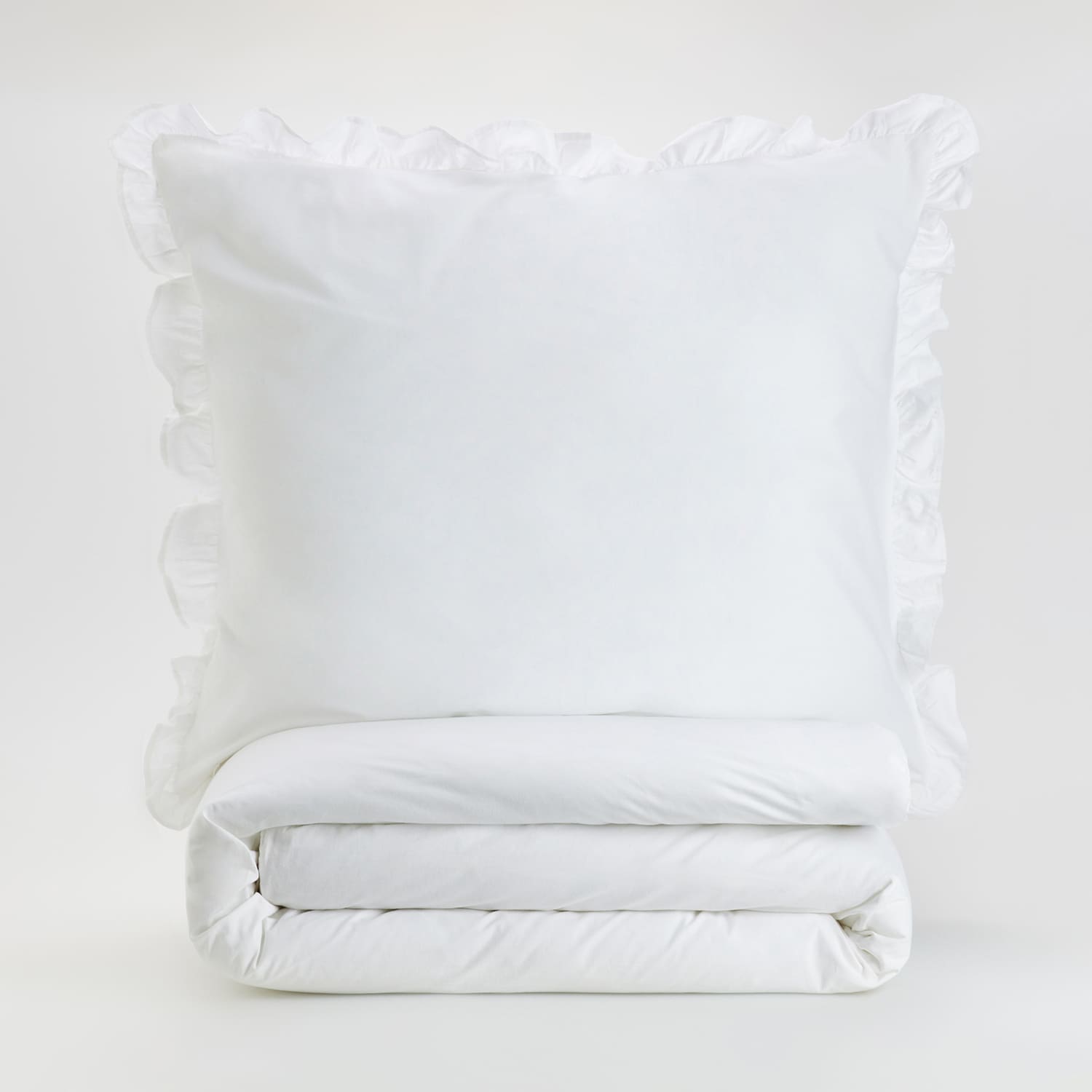 E-shop Reserved - Bavlnená posteľná súprava s volánovým lemovaním - Biela