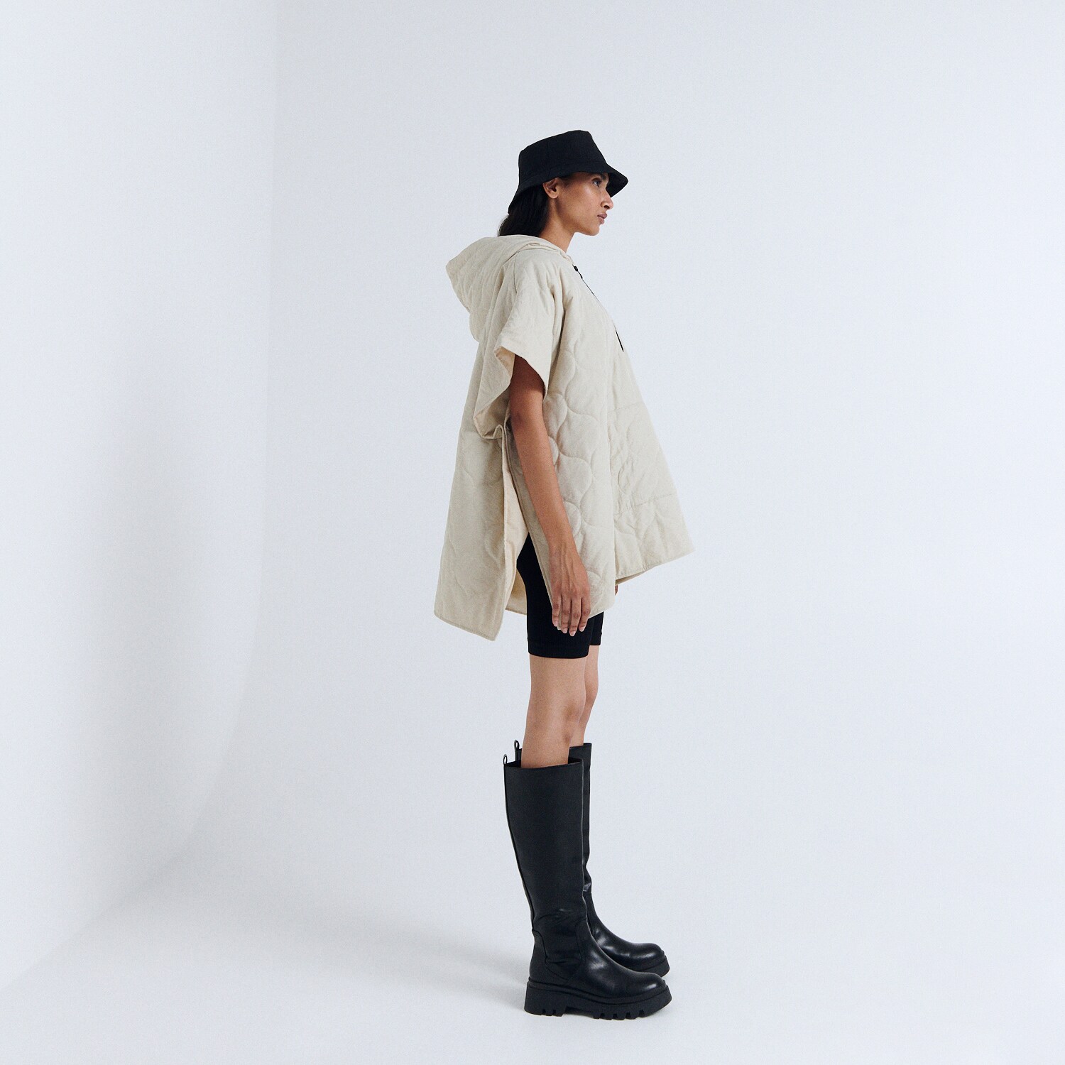 Reserved – Poncho matlasat – Ivory accessories imagine noua 2022