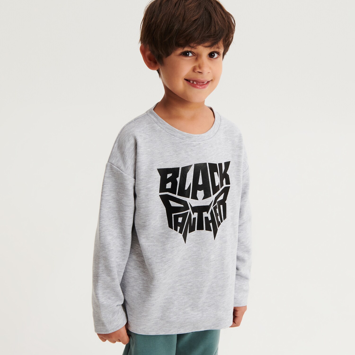 Reserved – Tricou Black Panther cu mânecă lungă – Gri deschis Black imagine noua 2022