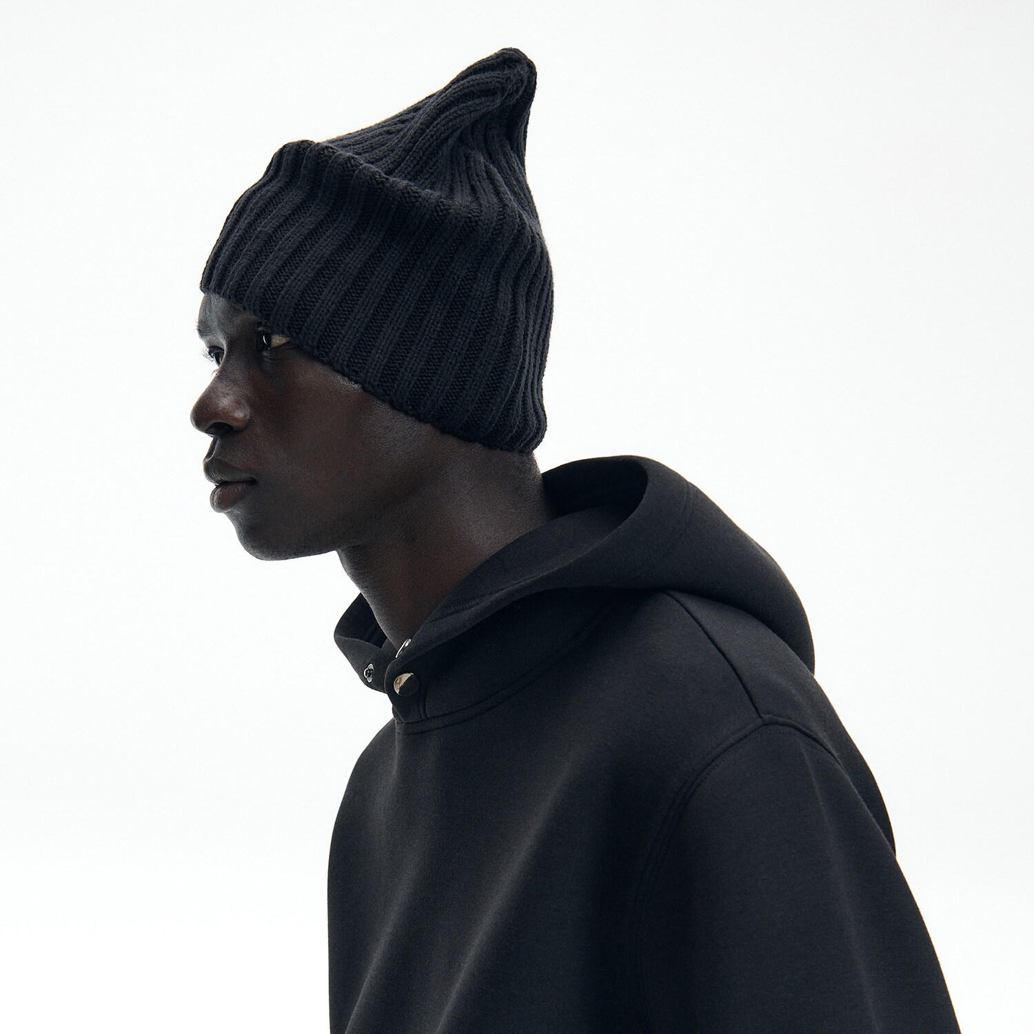 Reserved – Căciulă din tricot striat – Negru accessories imagine noua 2022