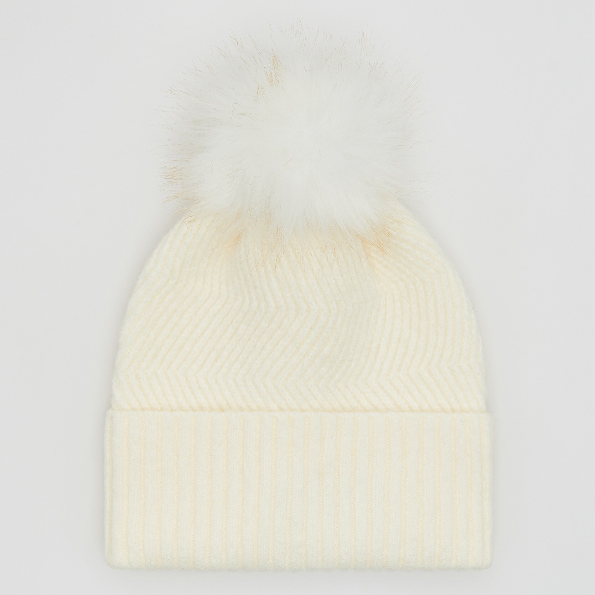 Reserved – Căciulă de iarnă cu pompon – Ivory accessories imagine noua 2022