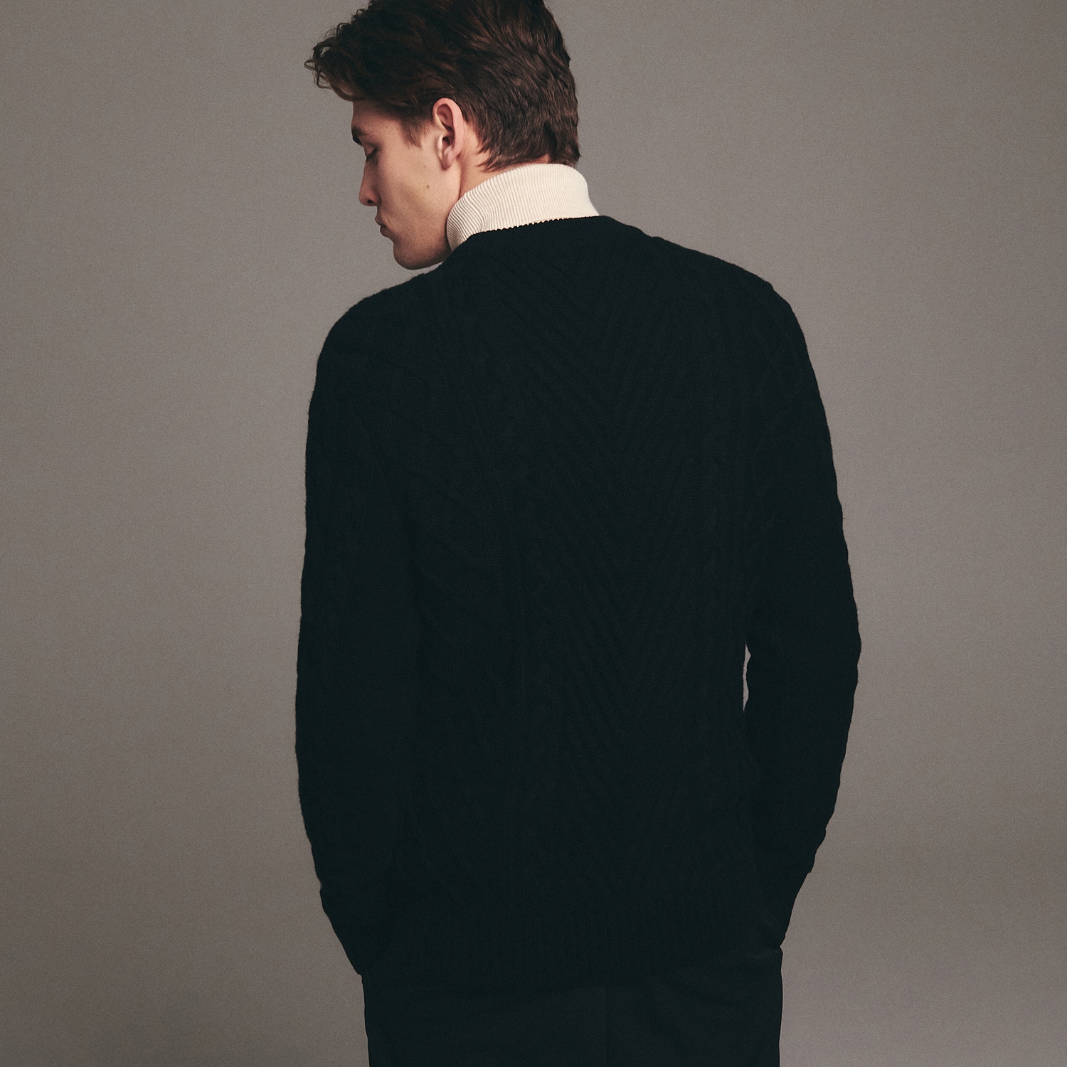 E-shop Reserved - Vlnený sveter - Čierna