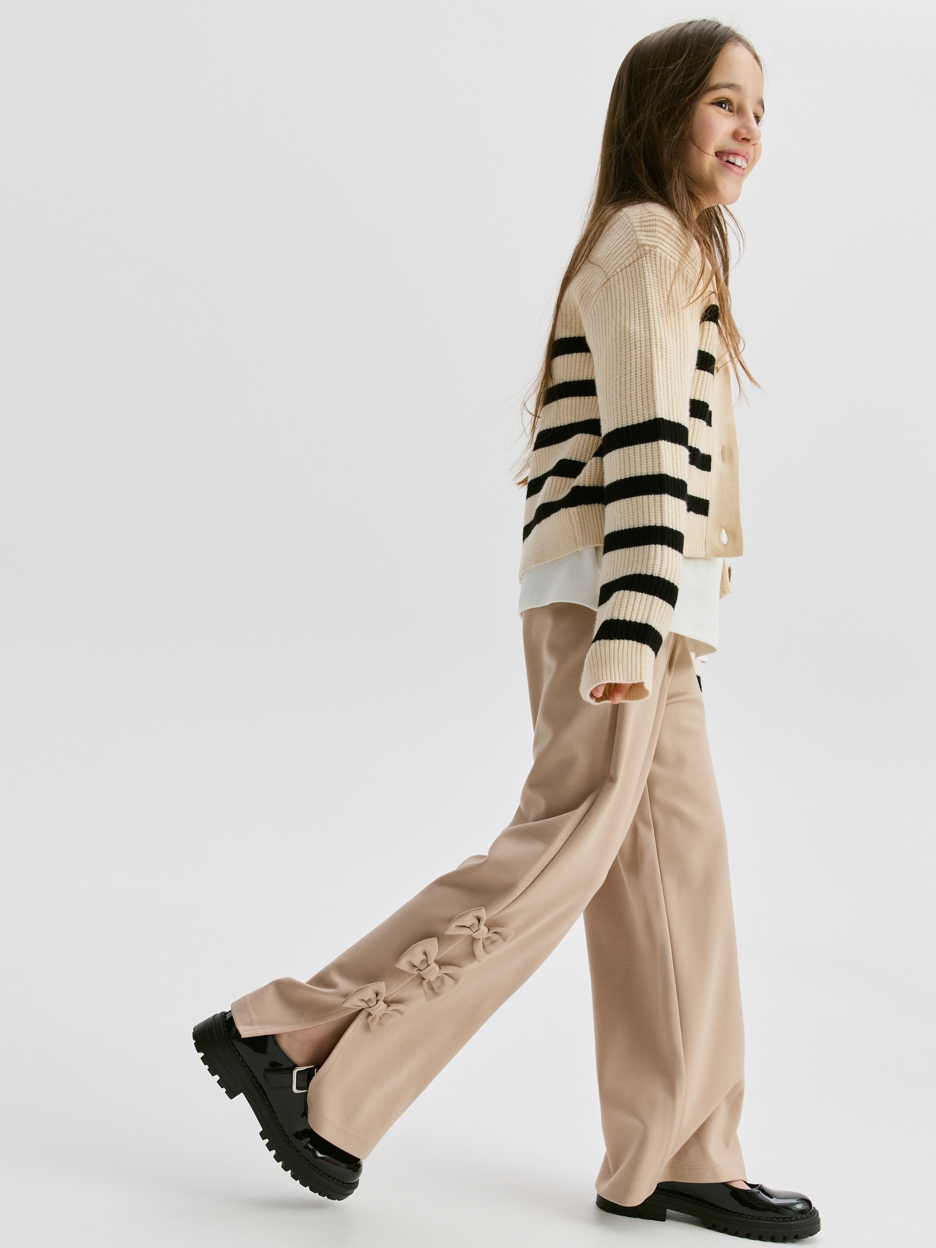 Reserved - GIRLS` TROUSERS φωτογραφία