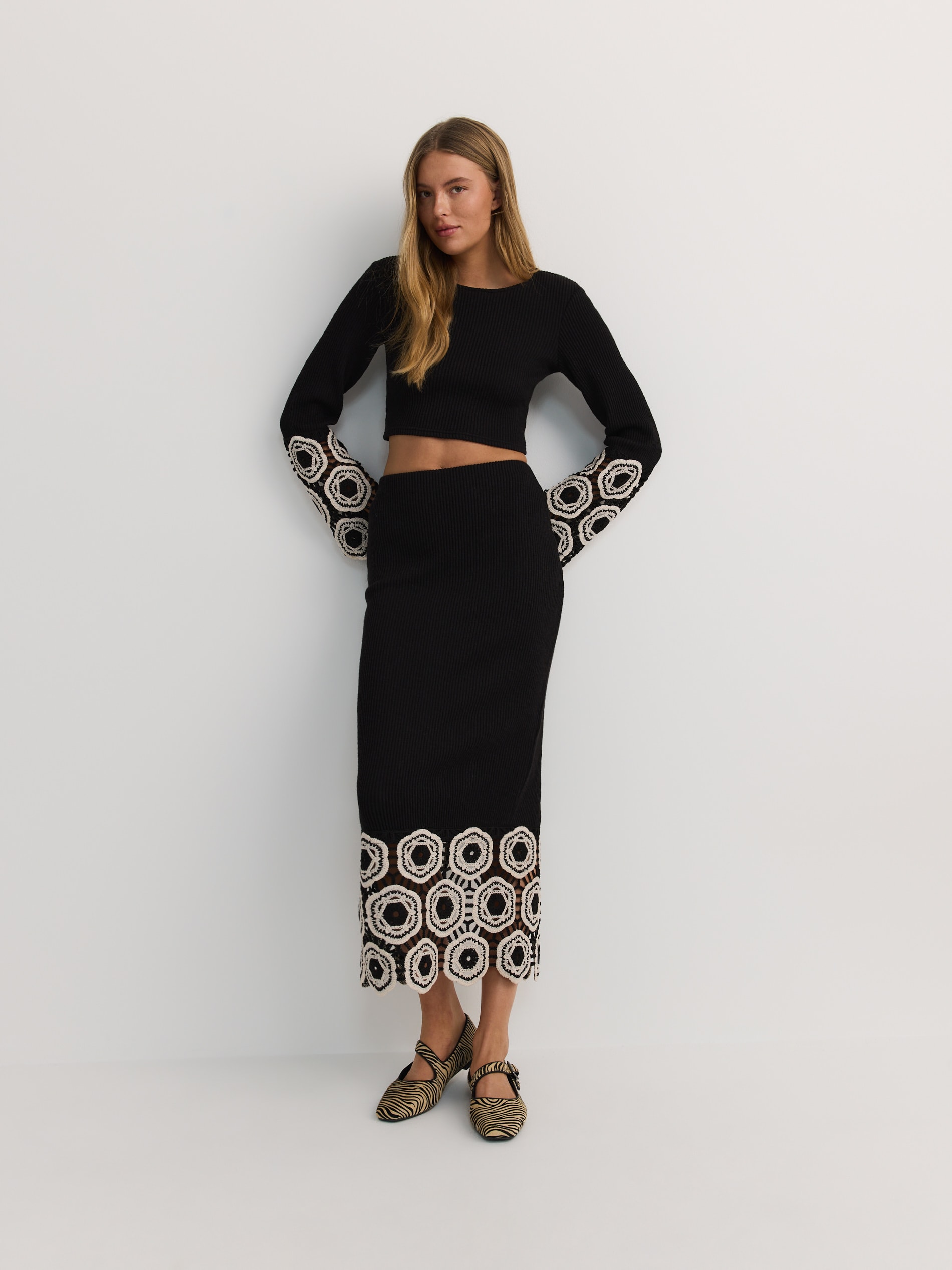 Reserved - LADIES` SKIRT φωτογραφία