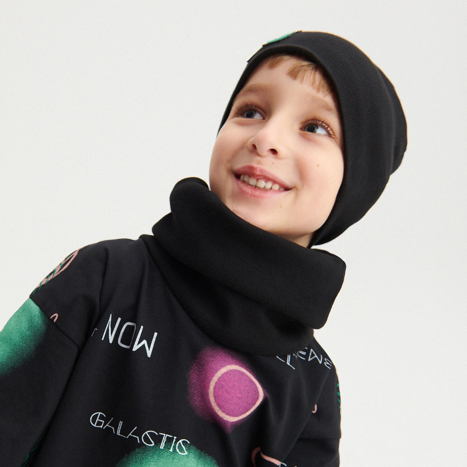 Reserved – Eșarfă circulară din tricot striat – Negru Boy imagine noua 2022