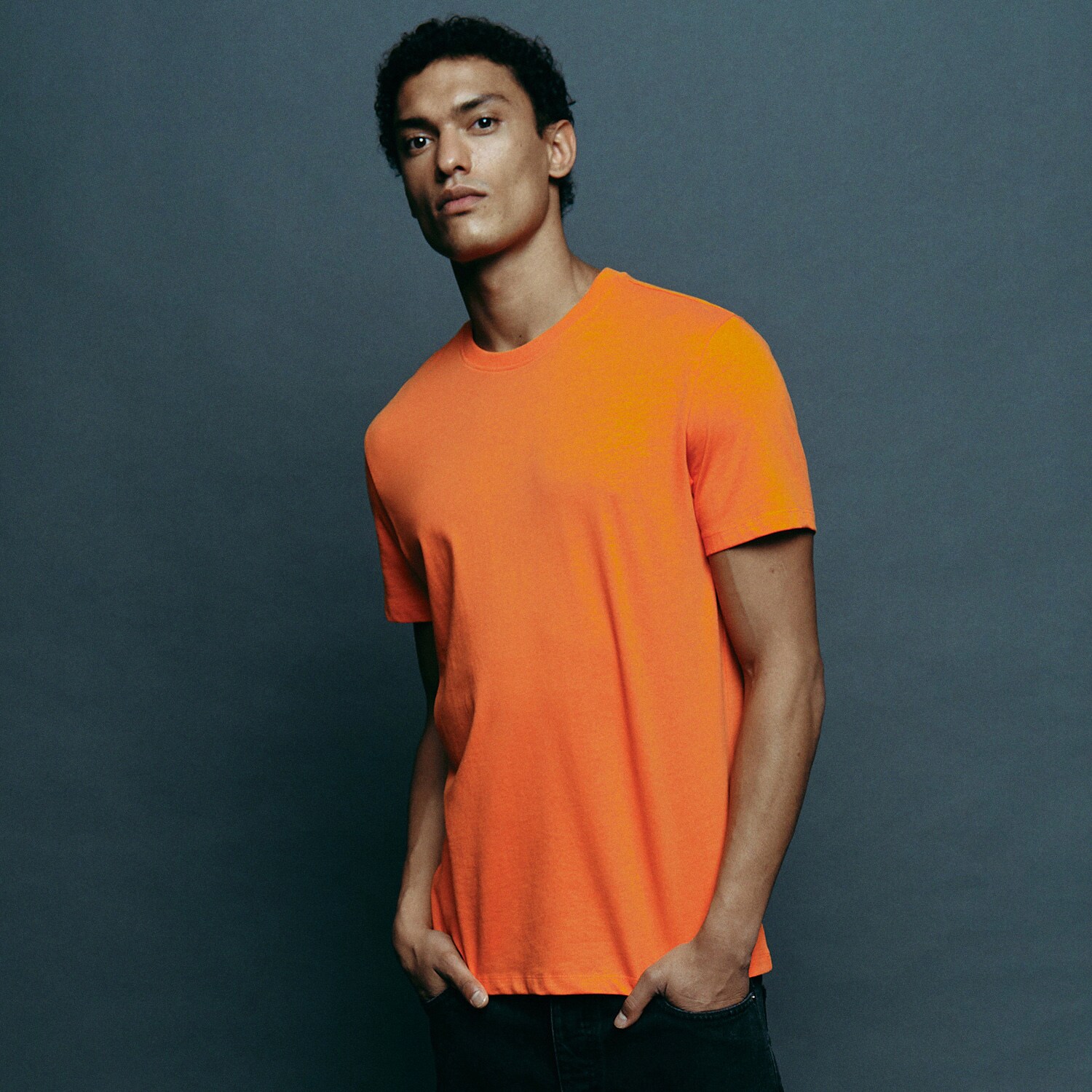 Reserved – Tricou regular – Oranj clothes imagine noua 2022