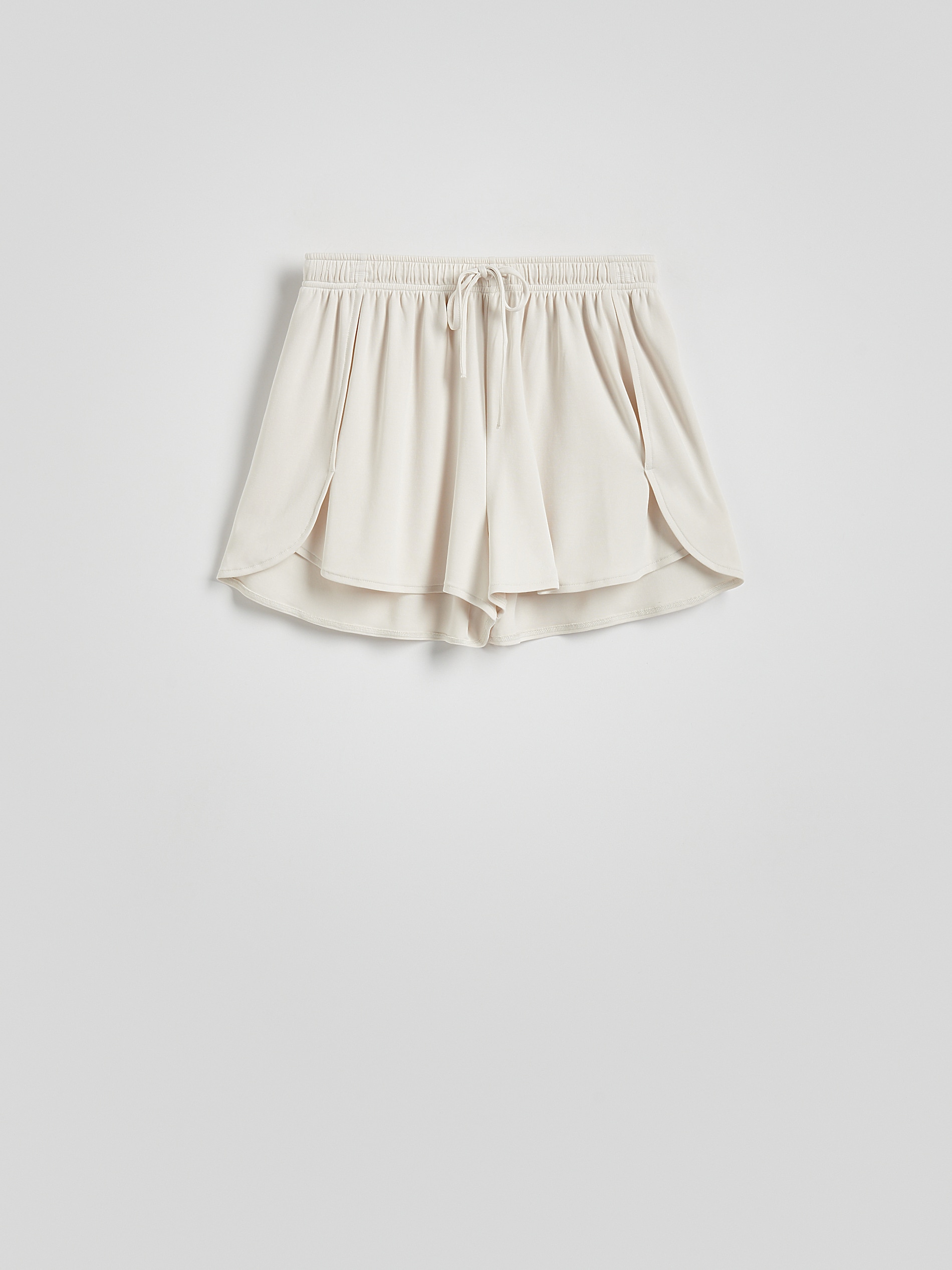 Reserved - LADIES` SHORTS φωτογραφία