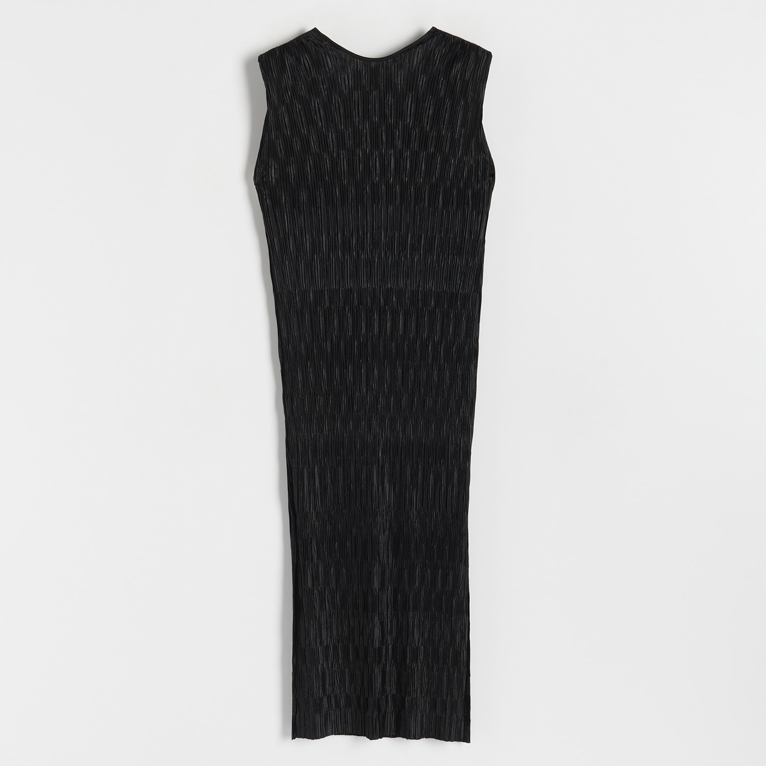 E-shop Reserved - Štruktúrované úpletové šaty - Čierna