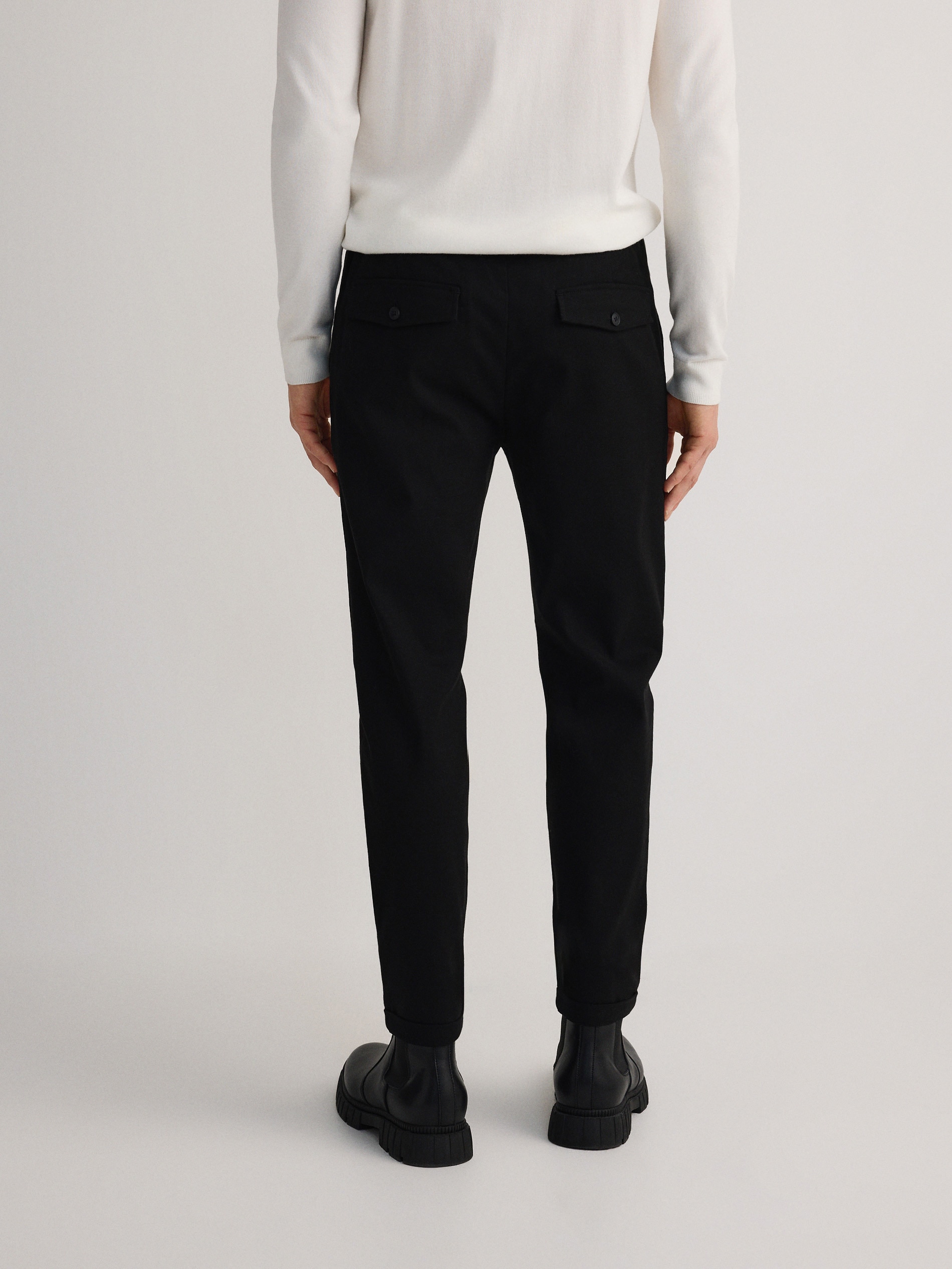 Reserved - Pantaloni carrot fit - nero