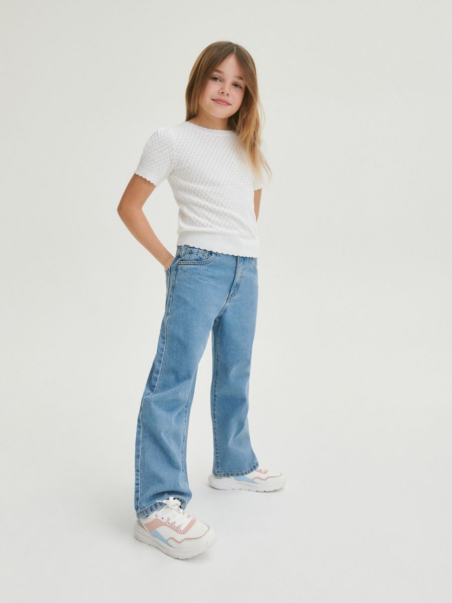 Jeans im Straight-Fit und Distressed-Look - blau - RESERVED