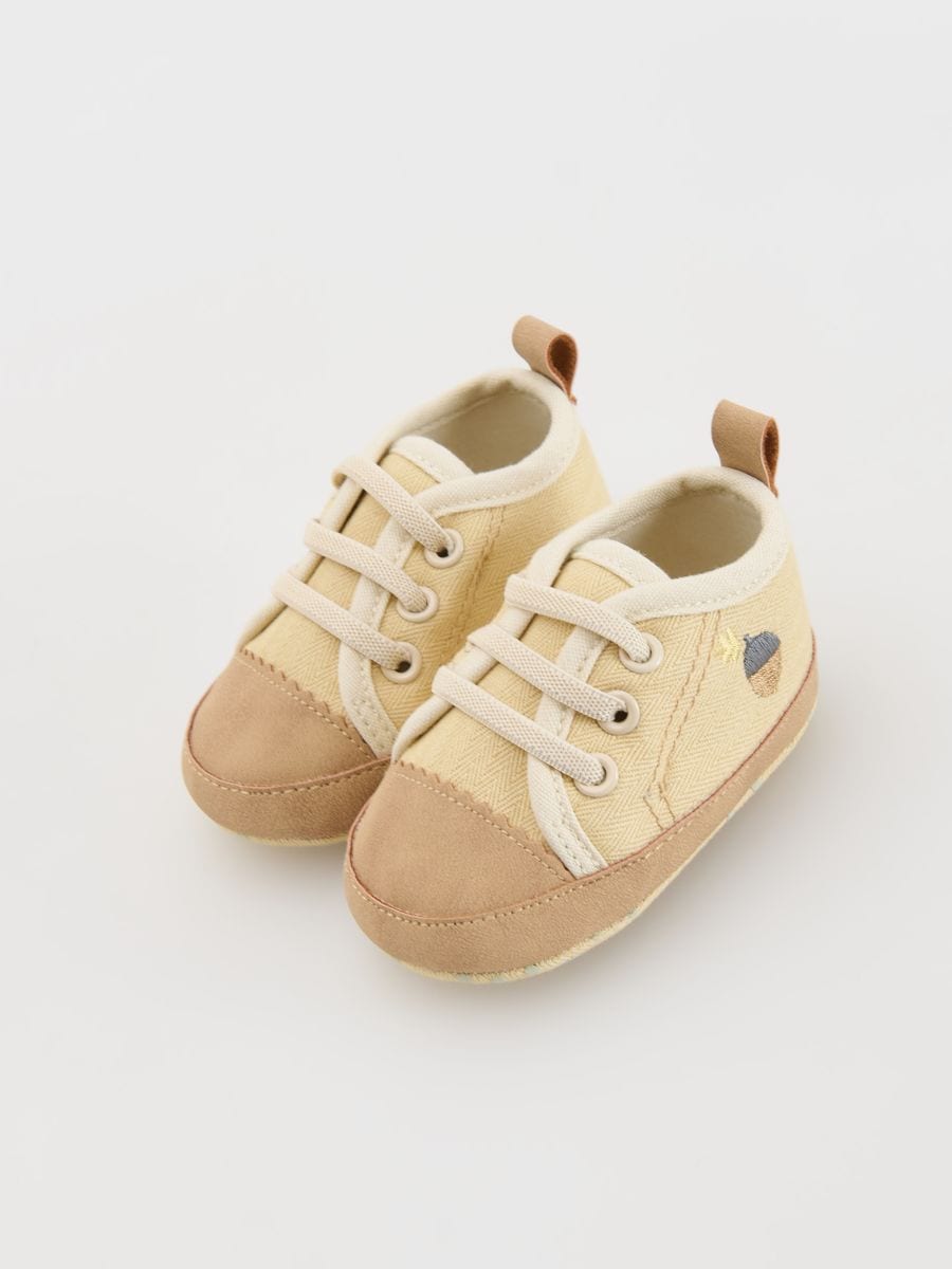 Scarpe da ginnastica ricamate