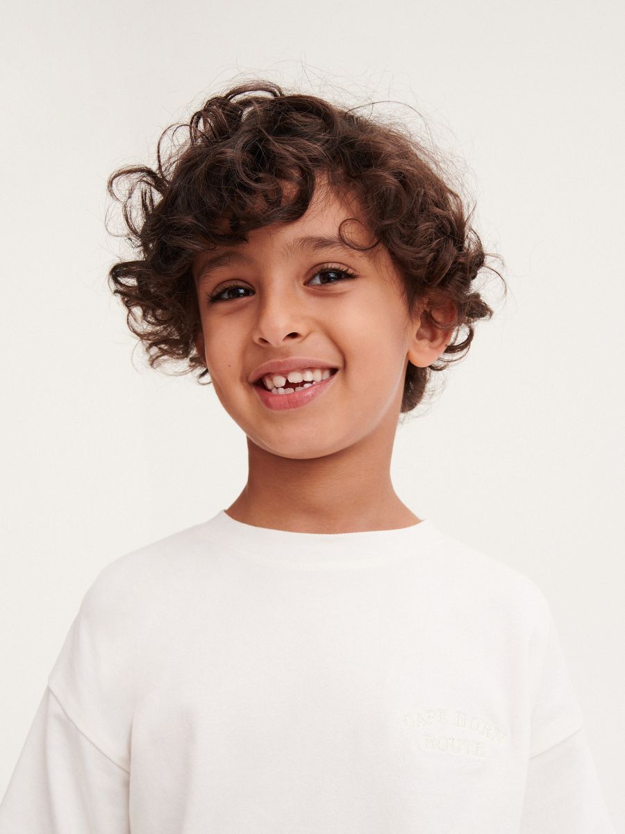 Oversized T-shirt with embroidery - cream - RESERVED