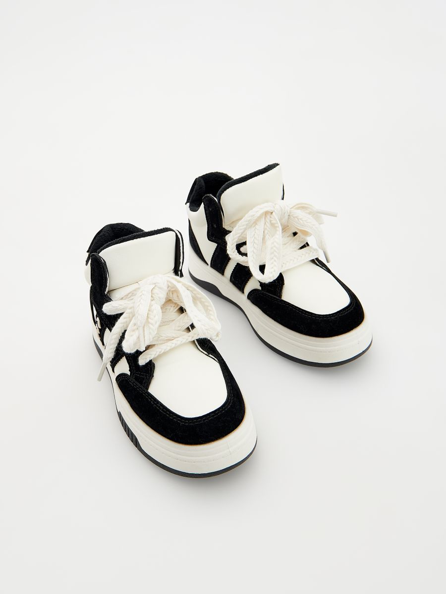 White ankle sneakers top