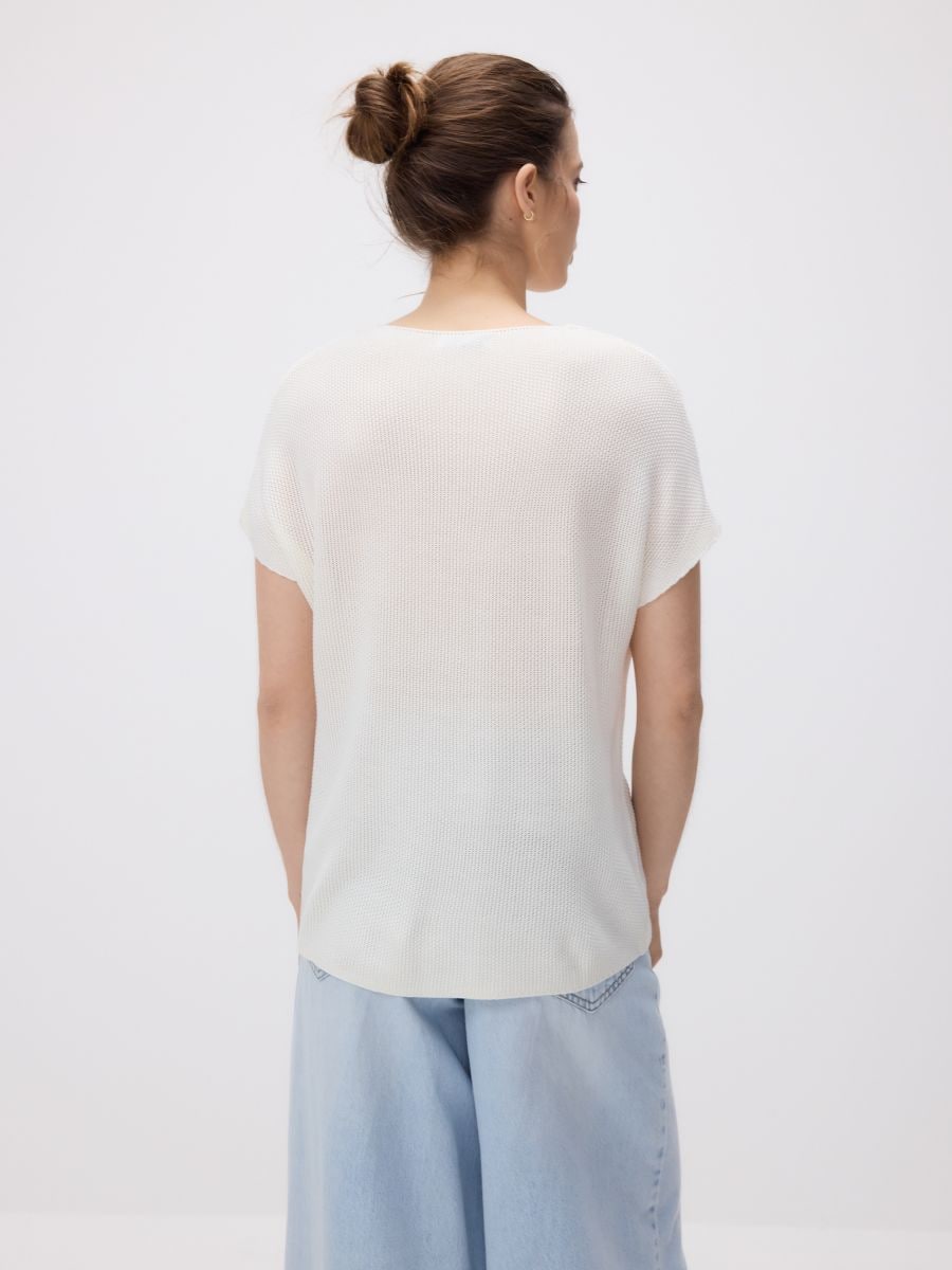Blusa con scollo a V - panna - RESERVED - 4