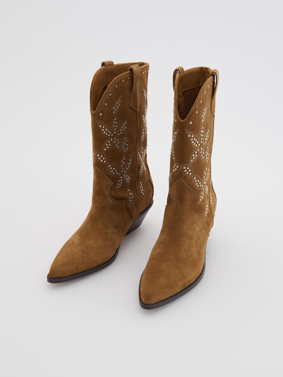 Wildleder‑Cowboystiefel mit Beschlägen - goldbraun - RESERVED