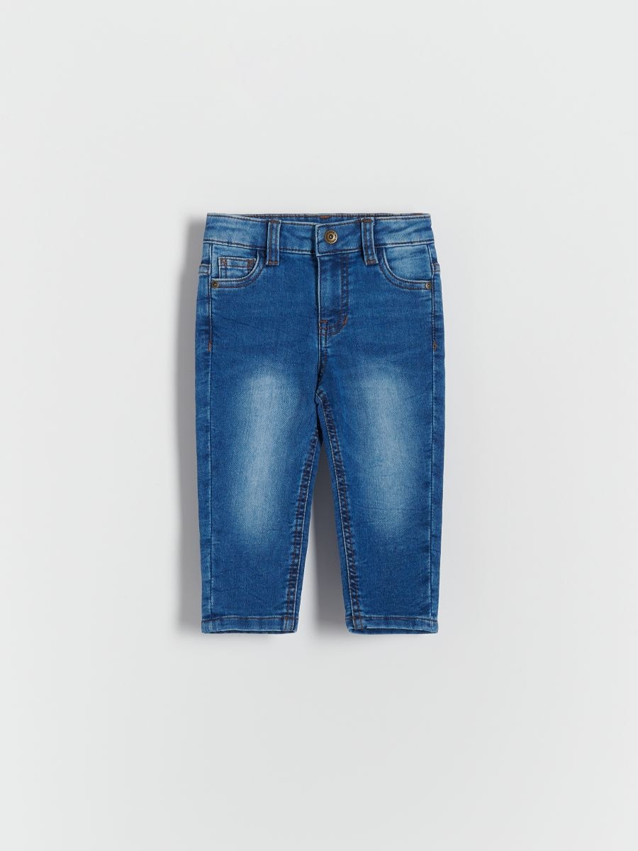 Ekstremt bløde jeans med regular fit Farve BLÅ JEANS - RESERVED -