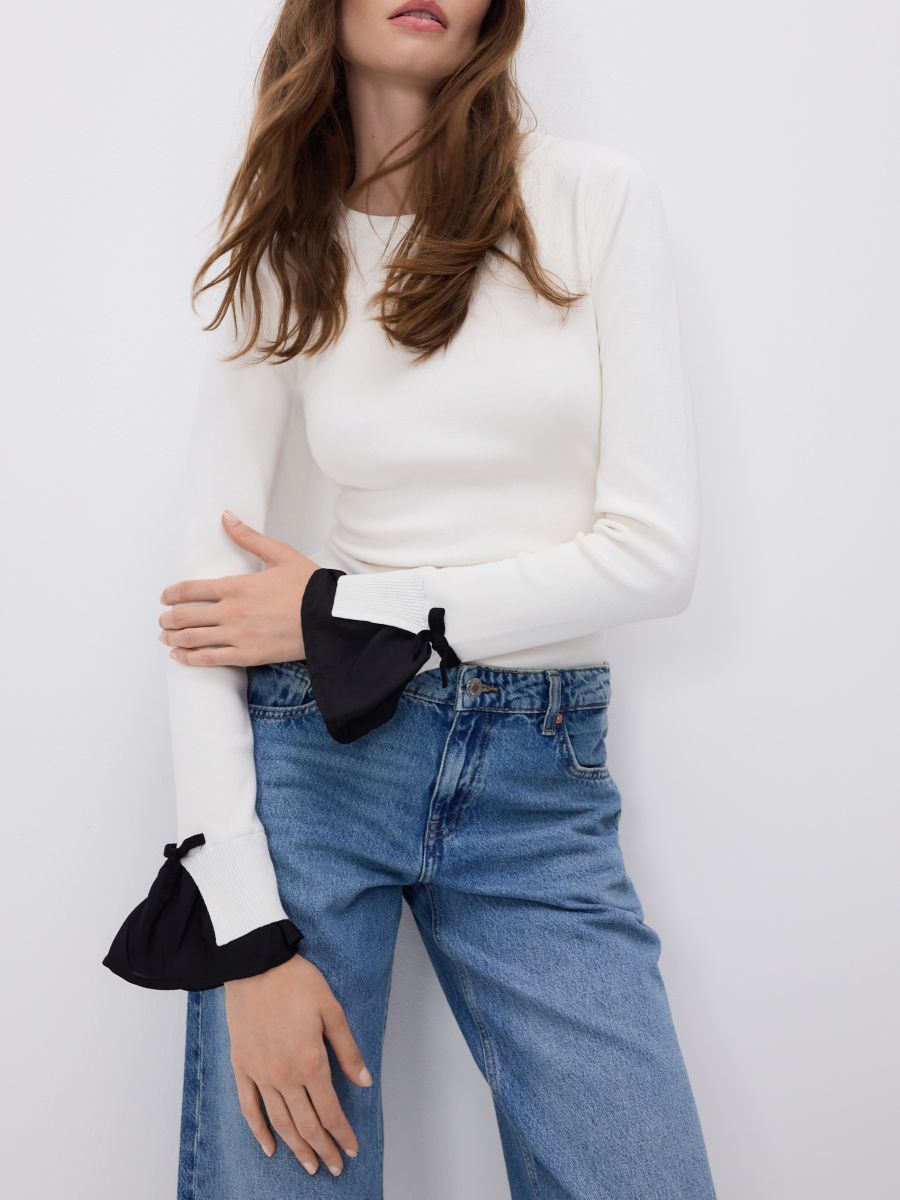 Pullover mit dekorativen Schleifendetails - creme - RESERVED