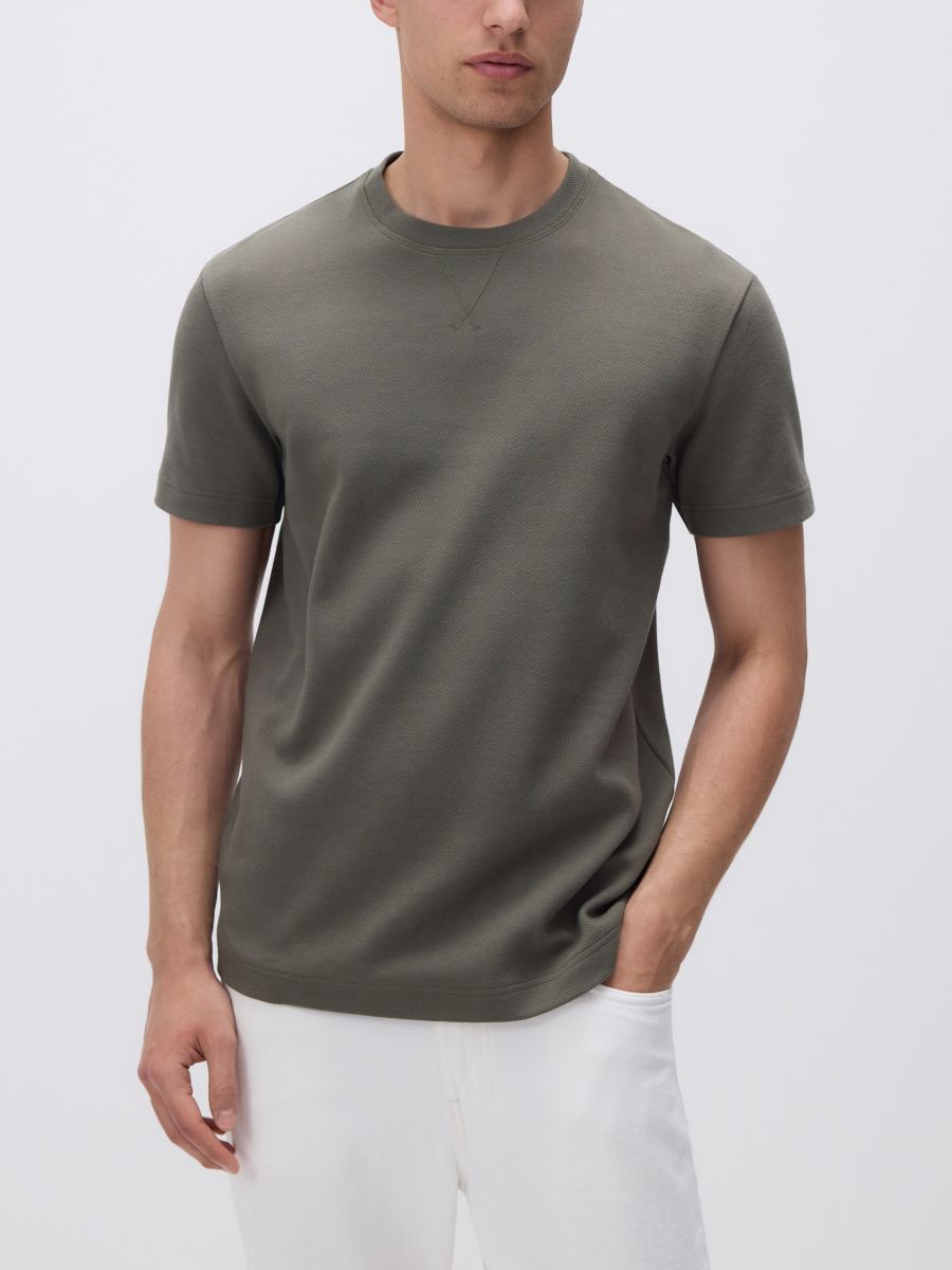 T-Shirt im Comfort-Fit aus Strukturstoff - dunkelgrün - RESERVED