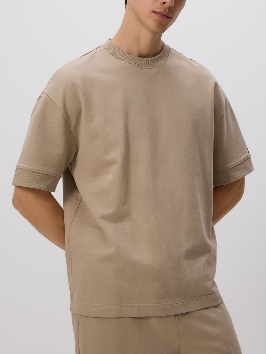 Boxy T-shirt with print Color beige - RESERVED - 034EE-80X