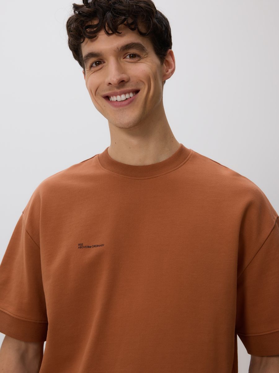 T-shirt boxy com estampado - CASTANHO ESCURO - RESERVED