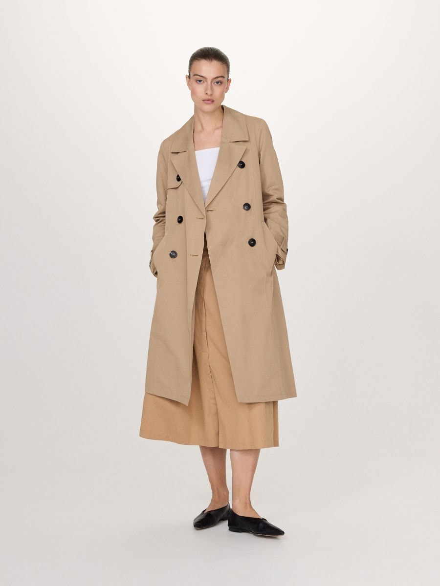 Trench-coat à double boutonnage - Beige - RESERVED