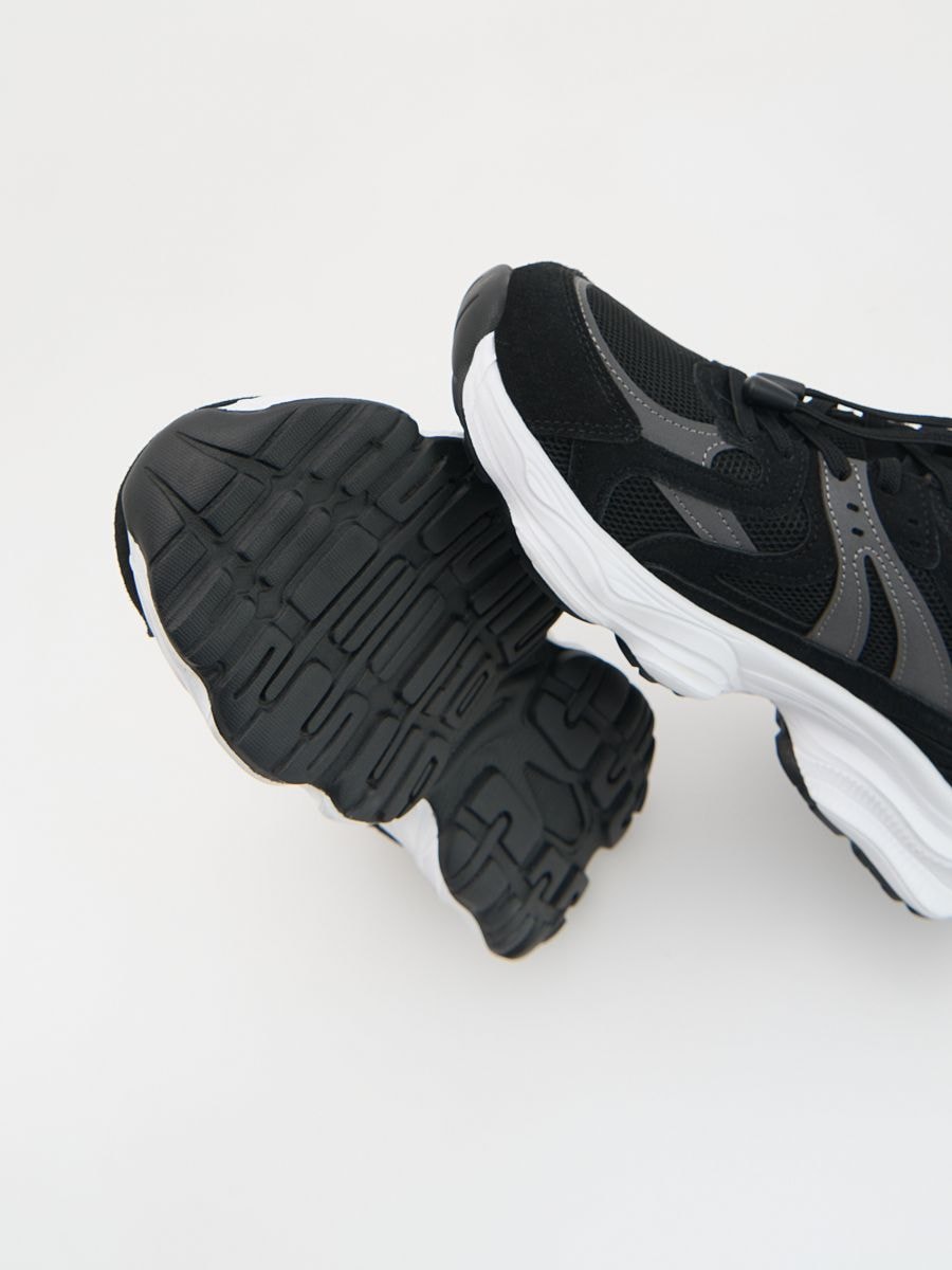 Sportowe buty Kolor czarny - RESERVED - 046EF-99X