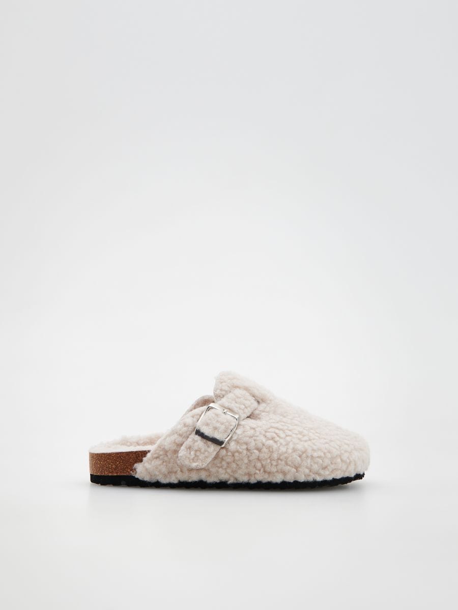Closed toe slippers - cream - RESERVED - 3