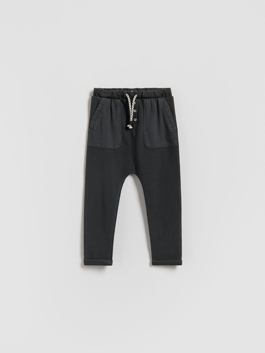 Hose im Regular-Fit - dunkelgrau - RESERVED