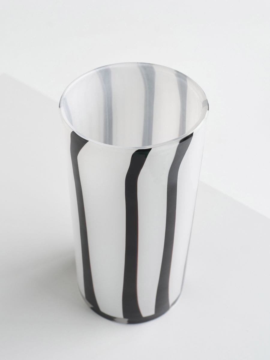 Стъклена ваза с цветни акценти - черeн - RESERVED
