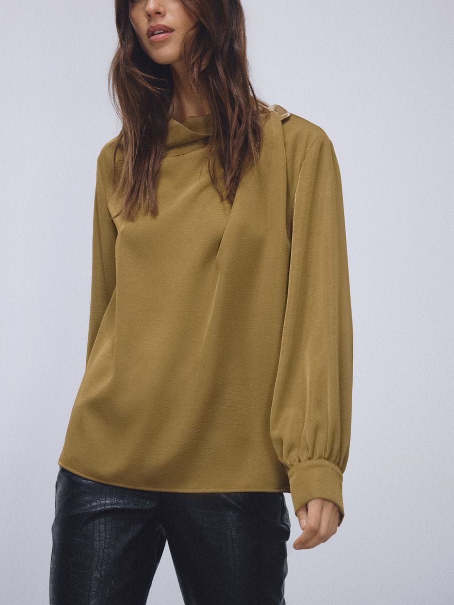 Top with decorative detail - light olive - RESERVED