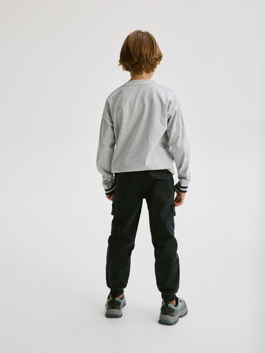 Elastične jogger pantalone s lancem - crno - RESERVED - 6
