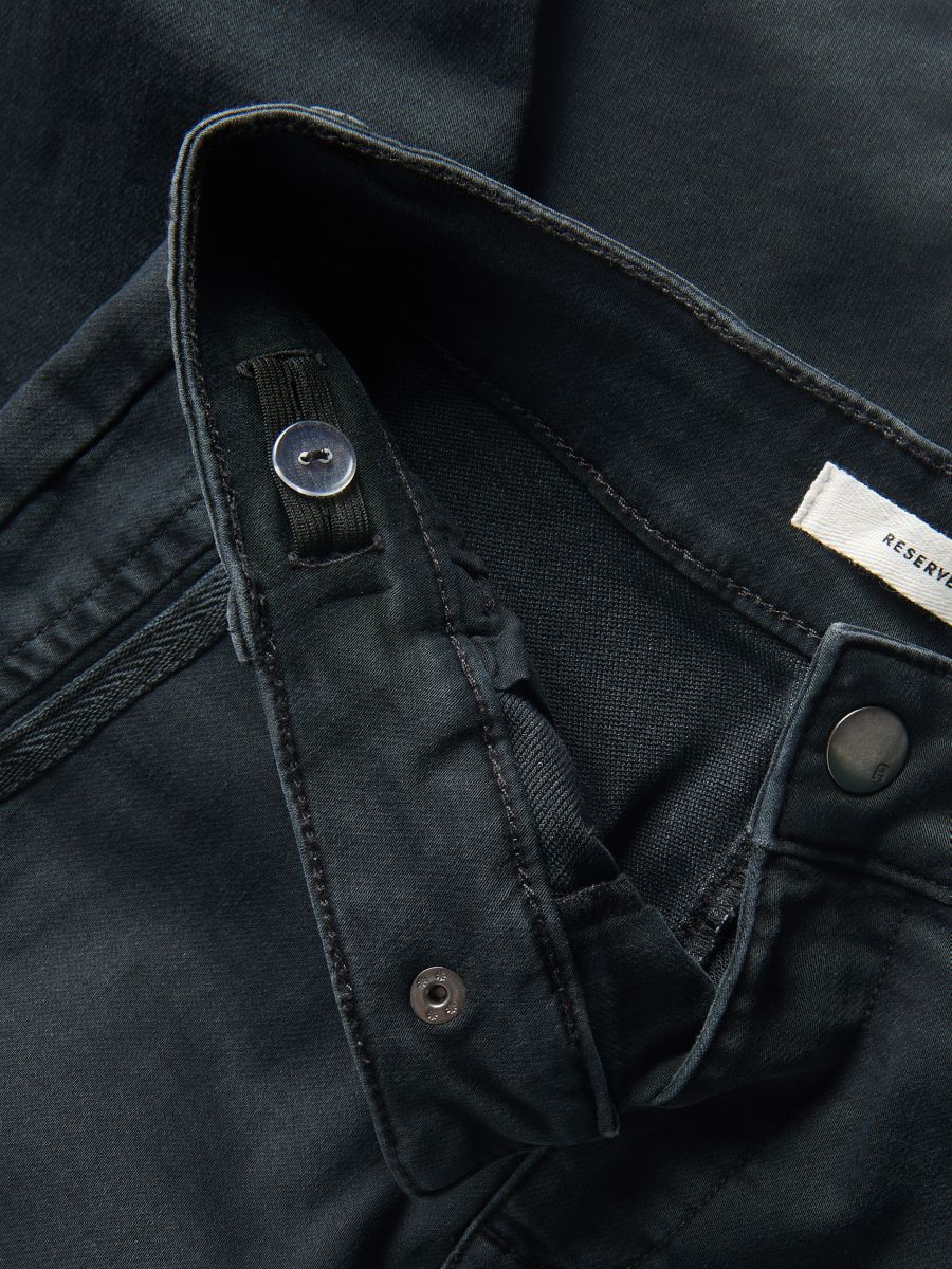 Elastične jogger pantalone s lancem - crno - RESERVED - 8