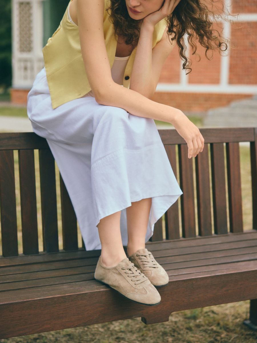 Zamszowe sneakersy Kolor beżowy - RESERVED - 092FF-80X