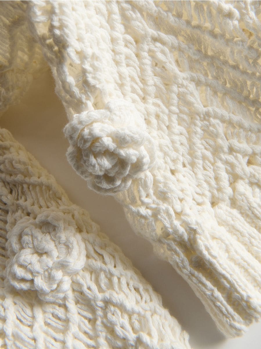 Pullover mit Rosen - weiß - RESERVED - 6