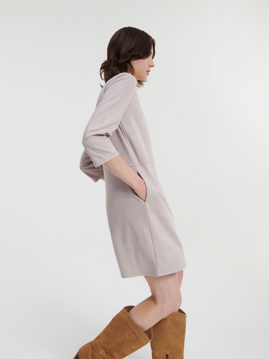 Robe en daim synthetique Couleur beige RESERVED 1163P 08X