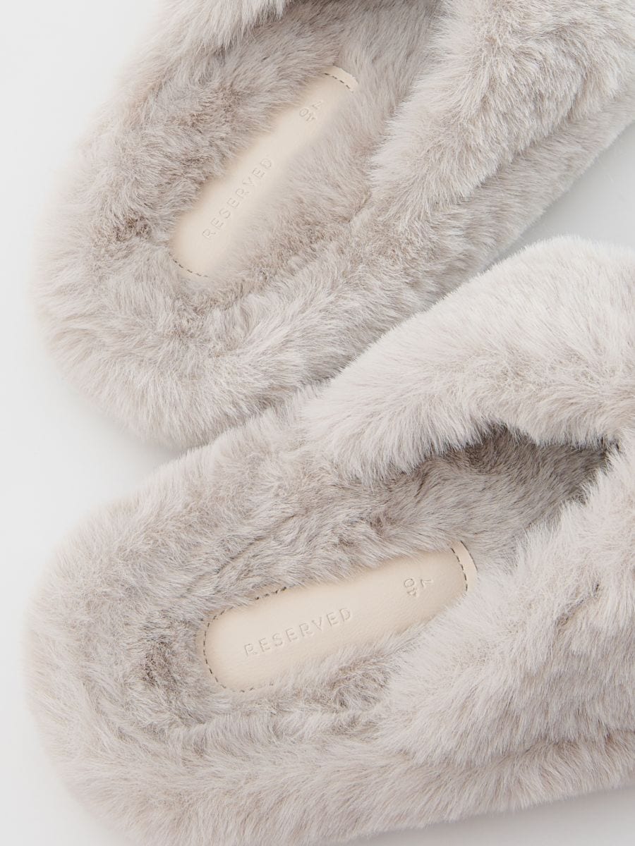Faux fur sliders - light grey - RESERVED - 4