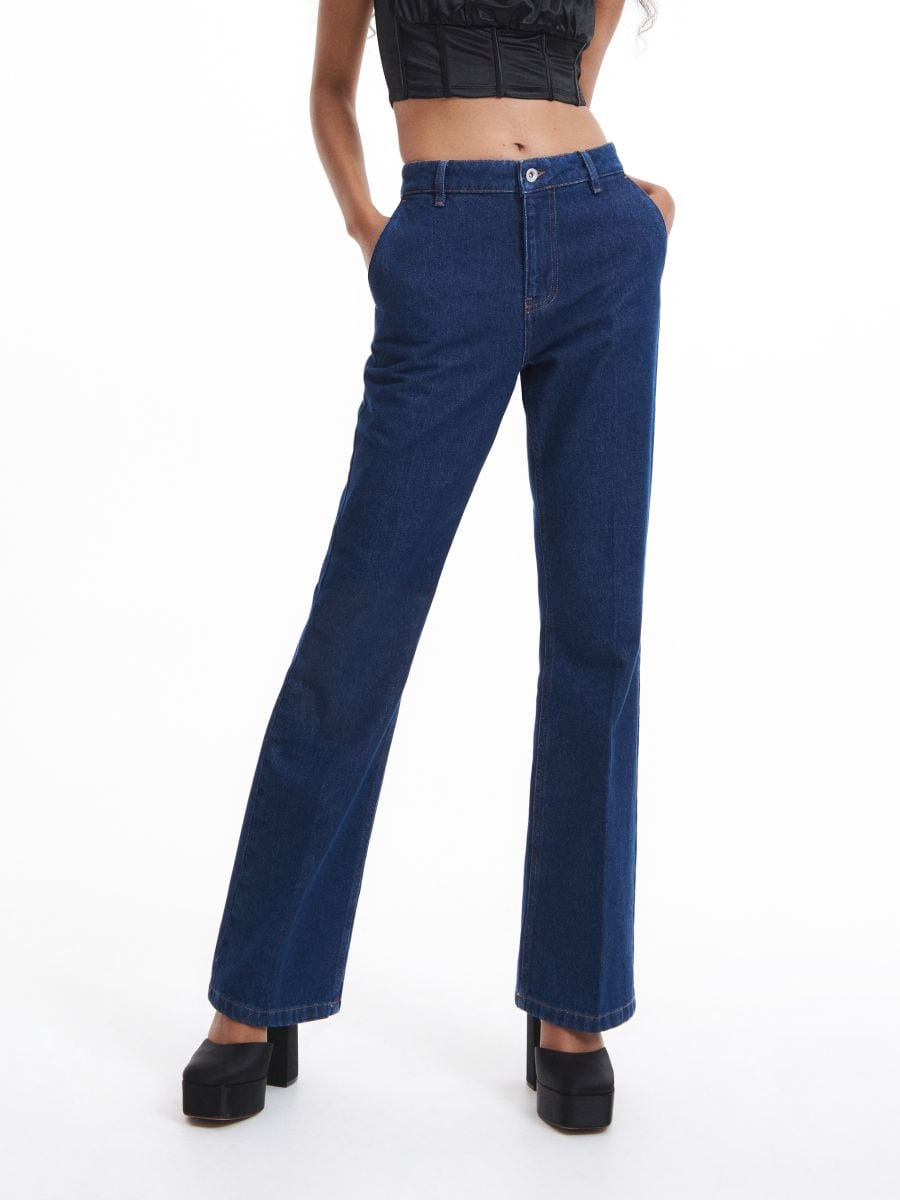 Pantaloni evazați din denim - indigo jeans - RESERVED