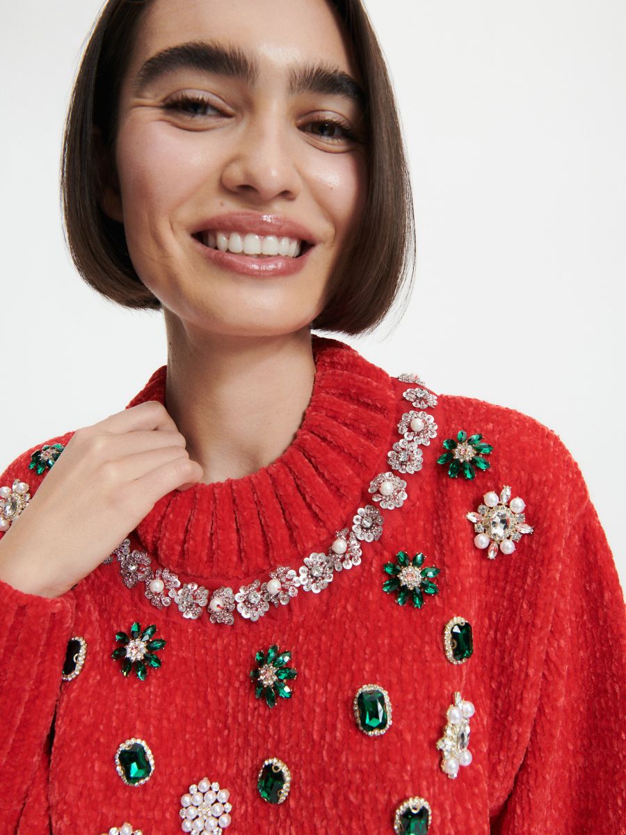 Pullover mit mehrfarbigen Steinen - rot - RESERVED - 3