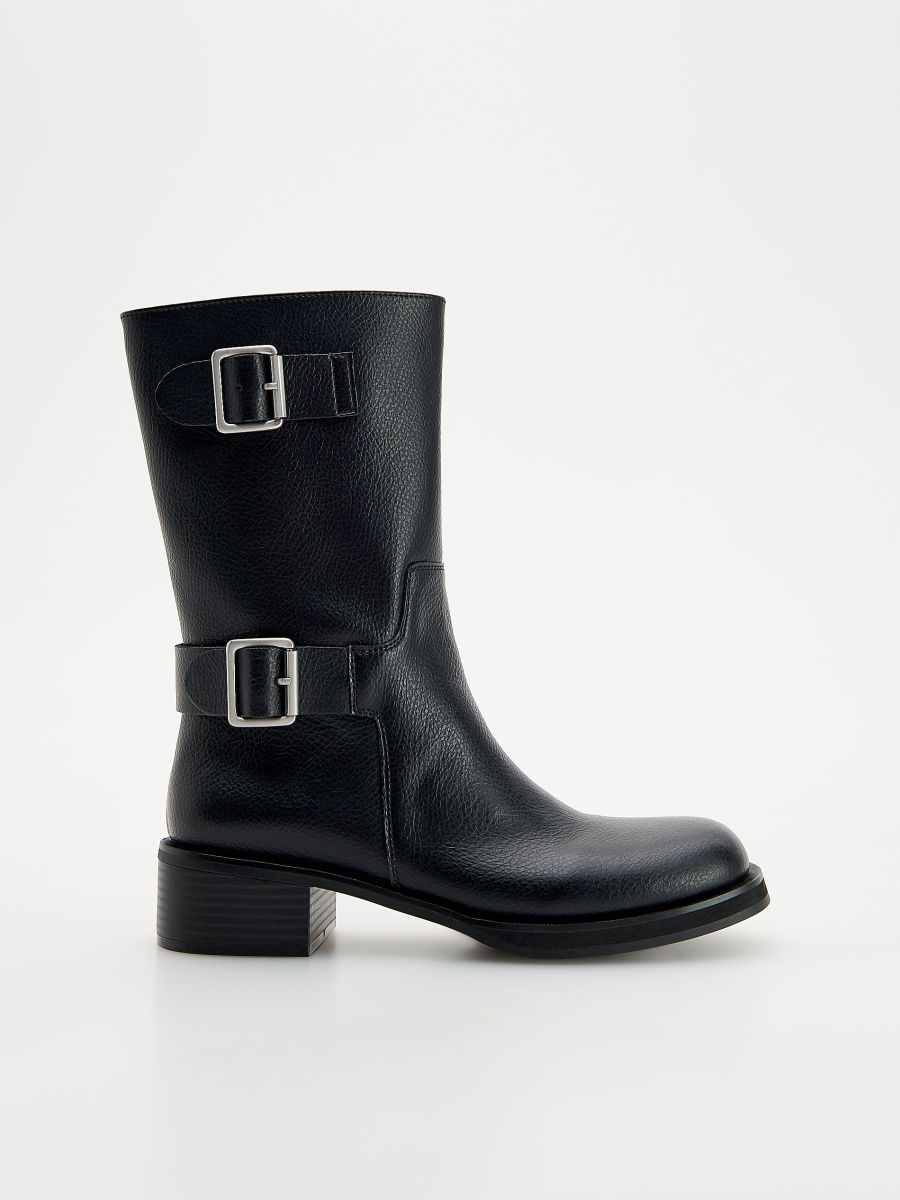 Leather ankle boots with buckles