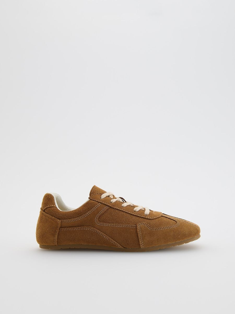 Zamszowe sneakersy - beżowy - RESERVED