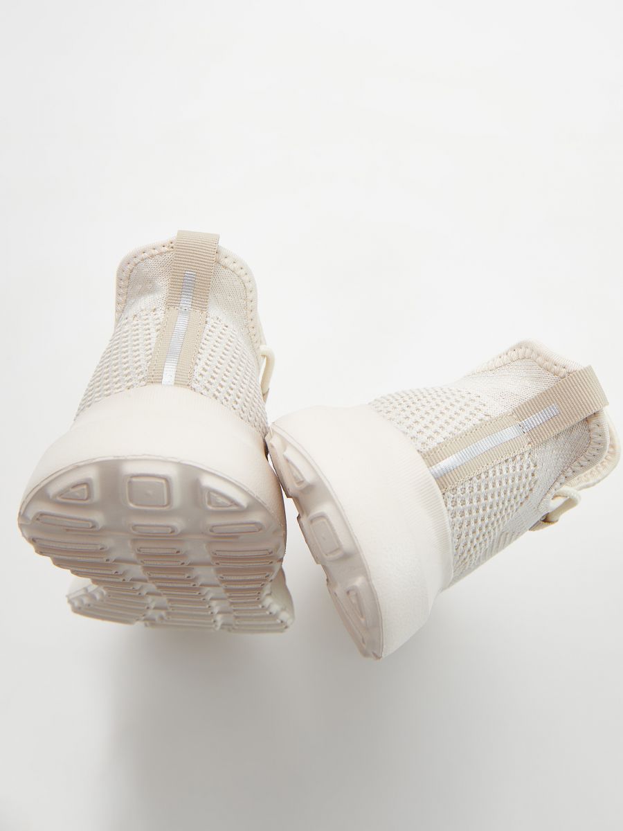 Sneaker aus Netzmaterial - beige - RESERVED - 5