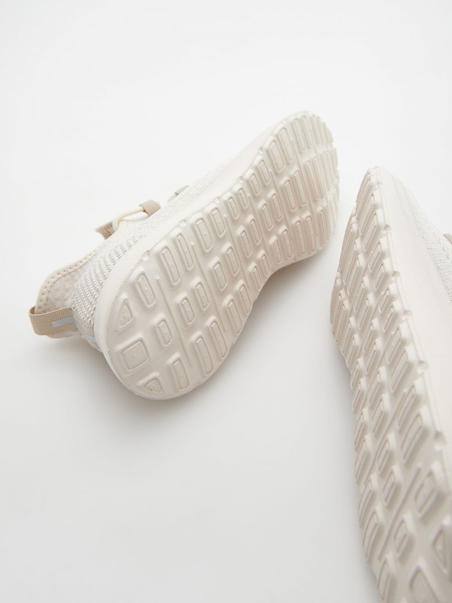 Sneaker aus Netzmaterial - beige - RESERVED - 6