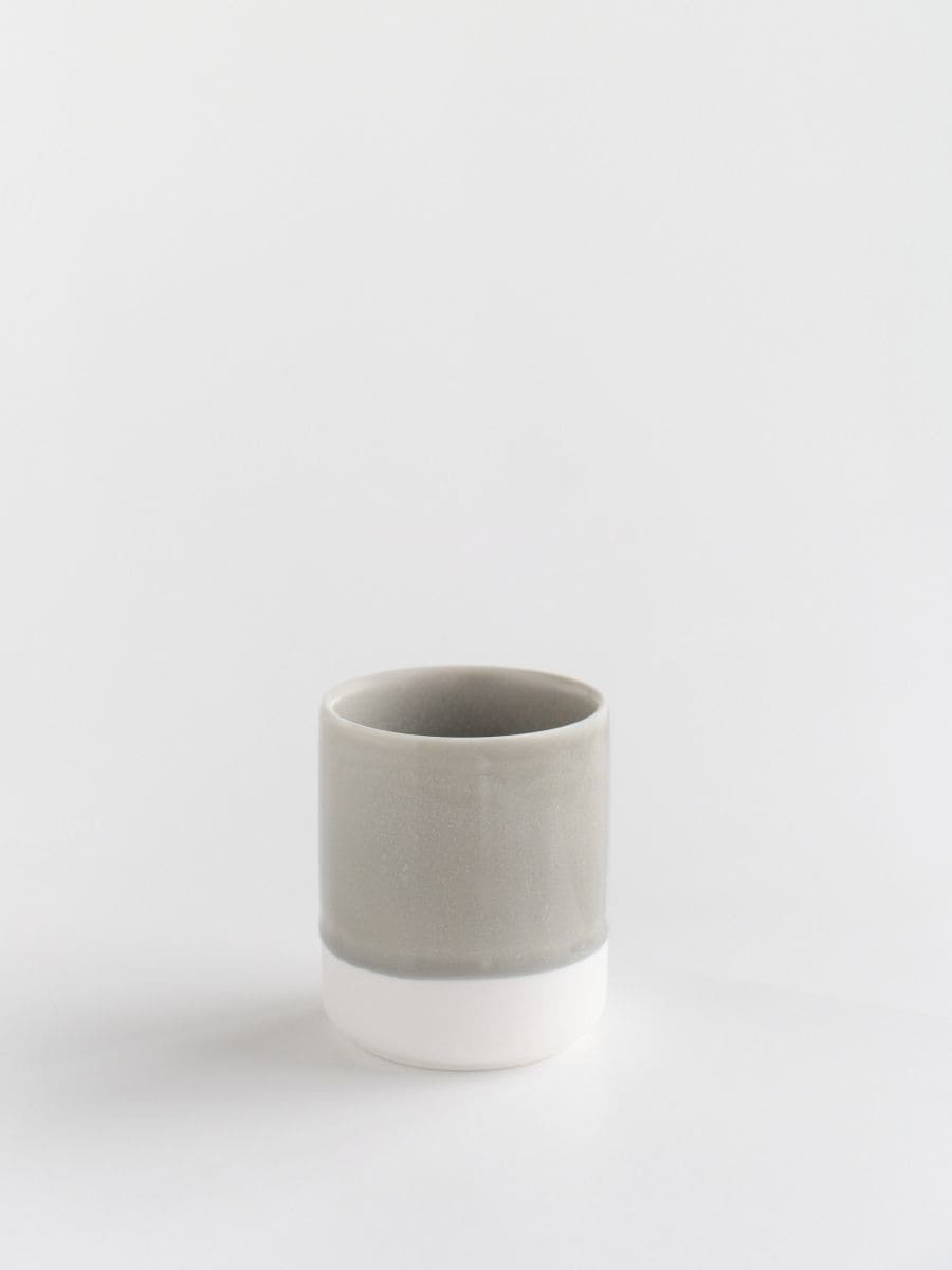 Taza de cerámica sin asa - gris claro - RESERVED