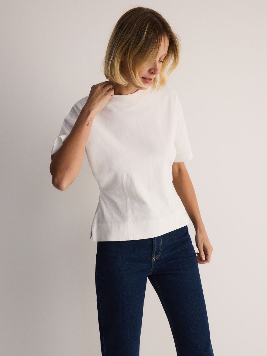 Waist-fitted T-shirt - white - RESERVED