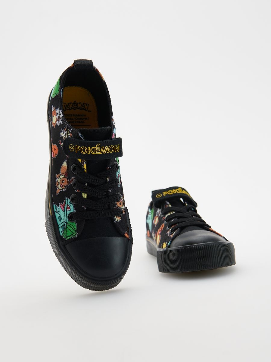 Pokémon trainers - black - RESERVED - 4