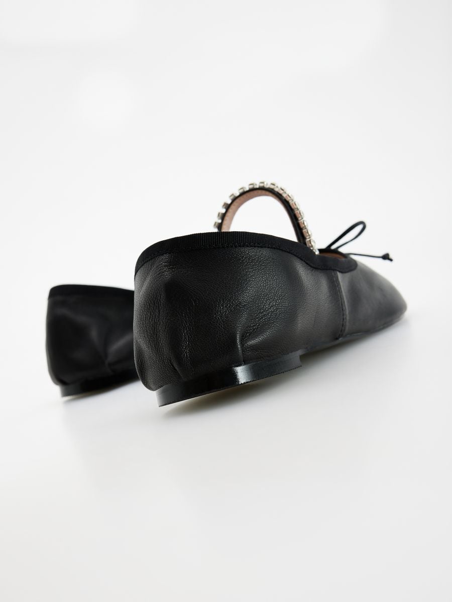 Ballerine in pelle con cinturino - nero - RESERVED - 5